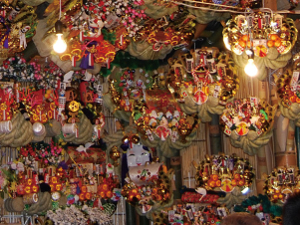 Cock_Festival_at_Hanazono_Shrine_in_Japan_300x225.jpg
